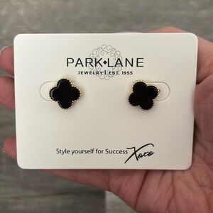 Icon Earrings Black